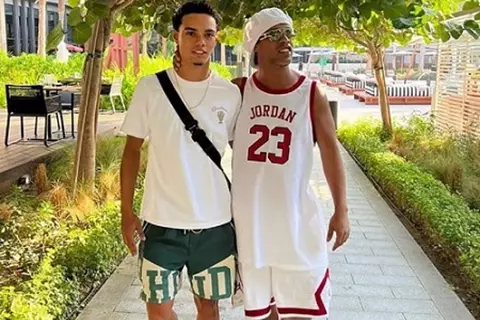 نجل رونالدينيو ينضم إلى هال سيتي بعد رحيله عن بيرنلي